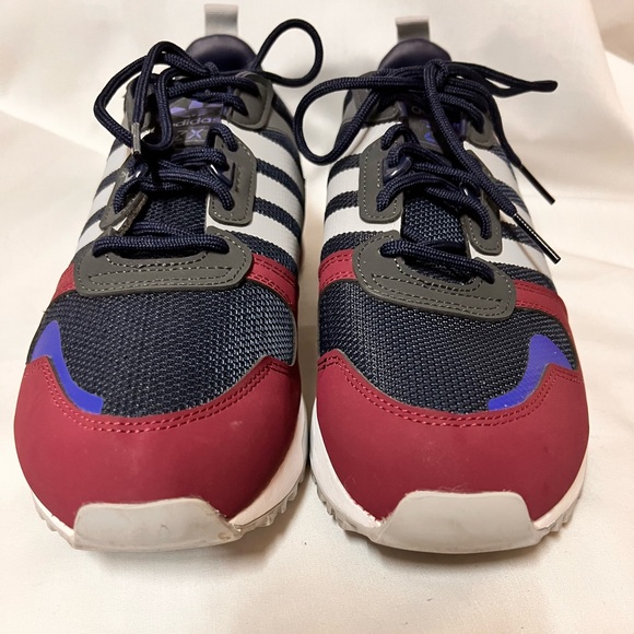 Men’s Adidas Sneaker, size 11. - Picture 6 of 14